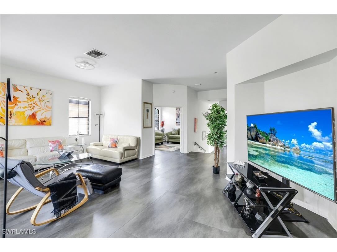 178 Vintage Circle #M202 Naples FL 34119 225067417 image5