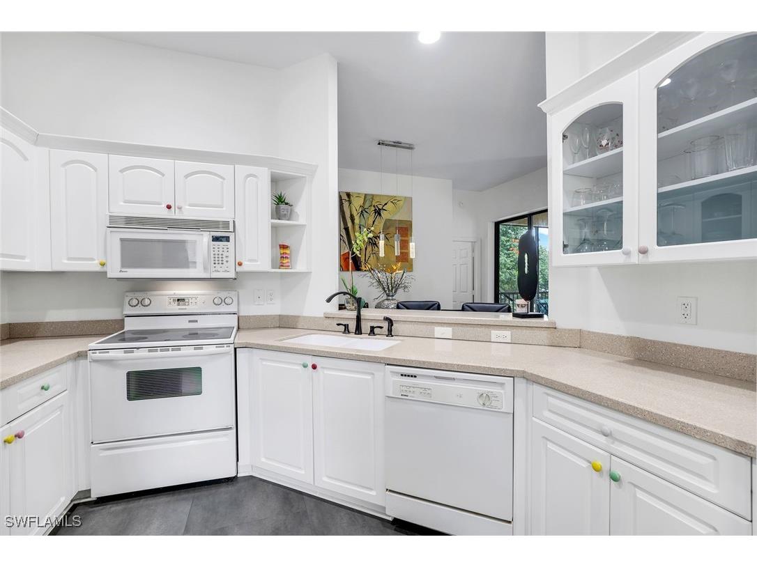 178 Vintage Circle #M202 Naples FL 34119 225067417 image7