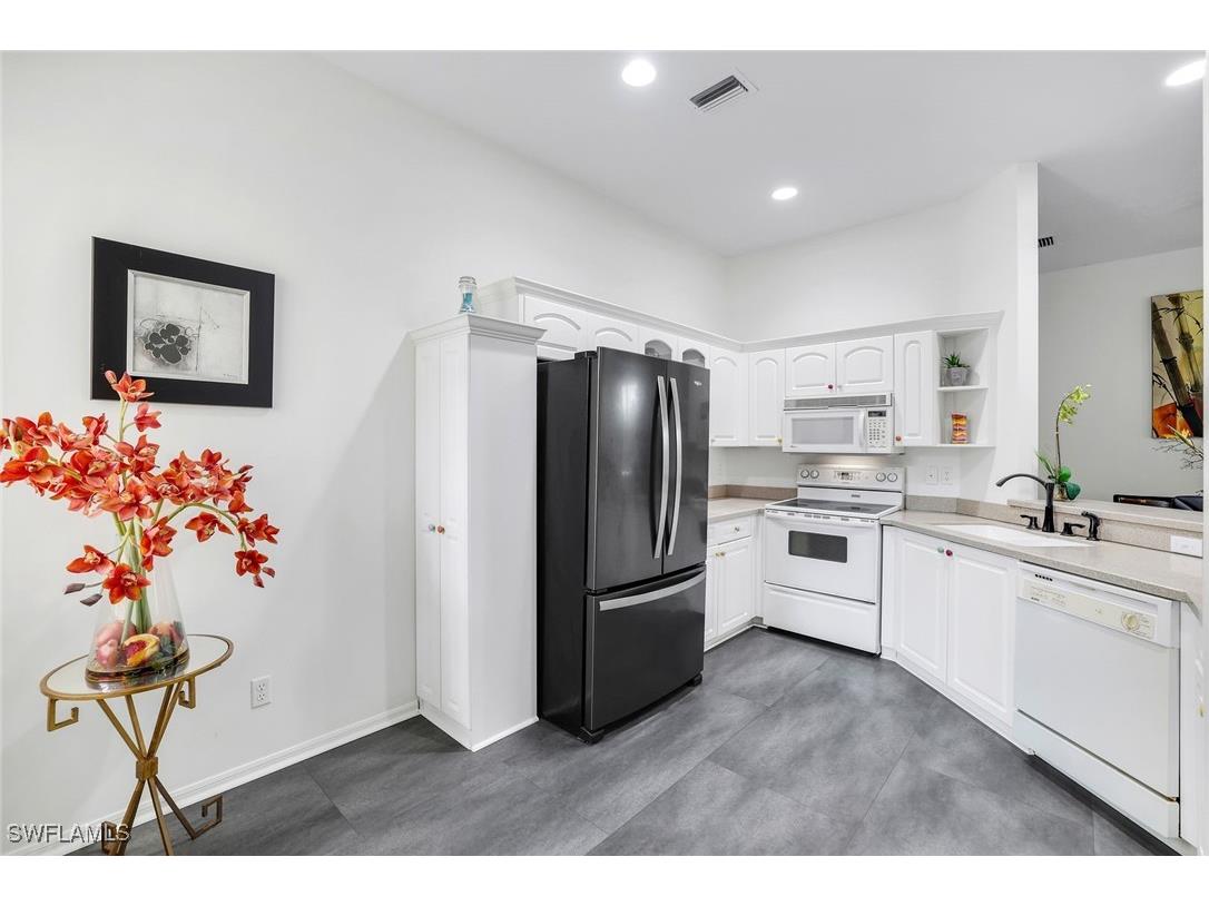 178 Vintage Circle #M202 Naples FL 34119 225067417 image9