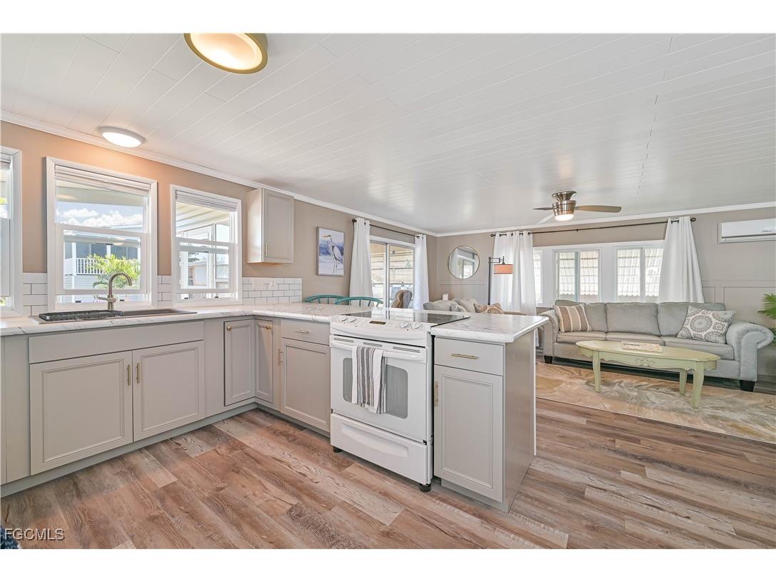 178 W Hampton Drive Fort Myers FL 33908 2025009207 image11