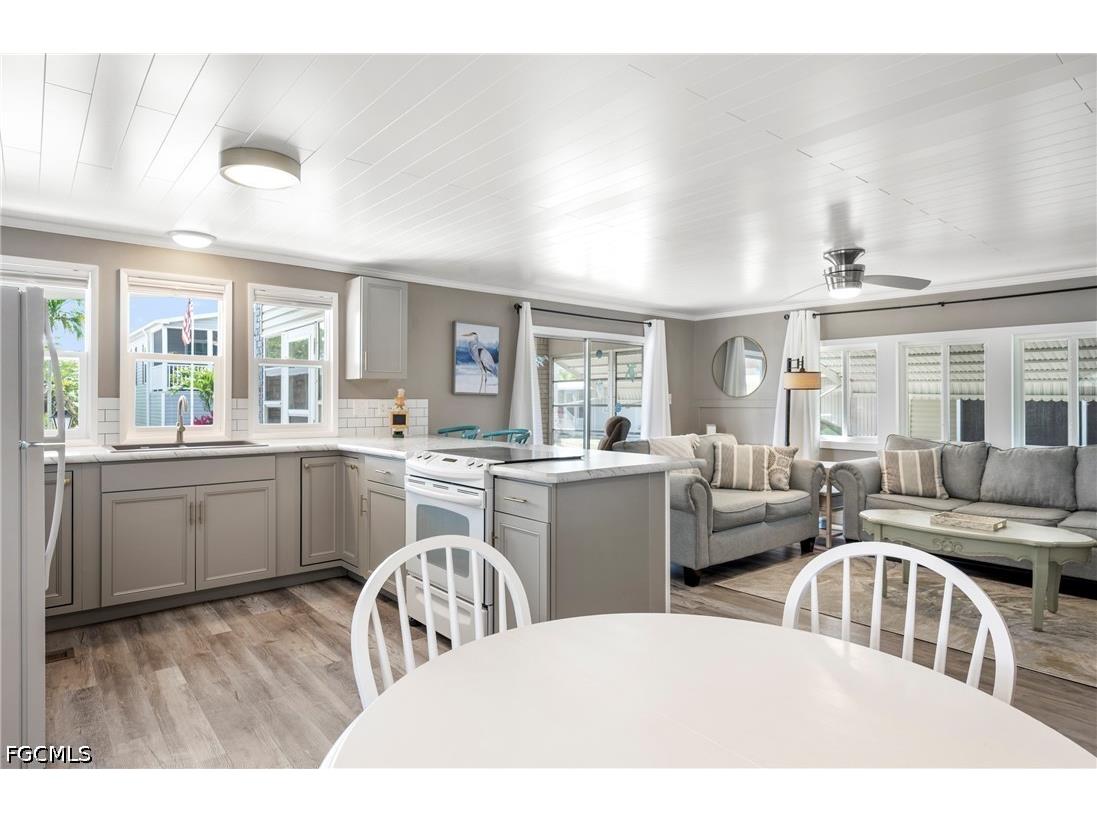 178 W Hampton Drive Fort Myers FL 33908 2026015660 image2