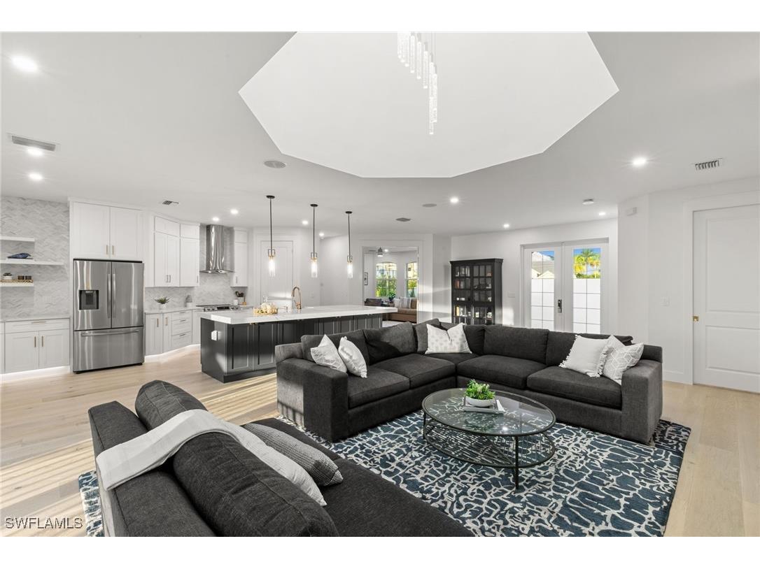 1794 Holiday Lane Naples FL 34104 225082073 image1