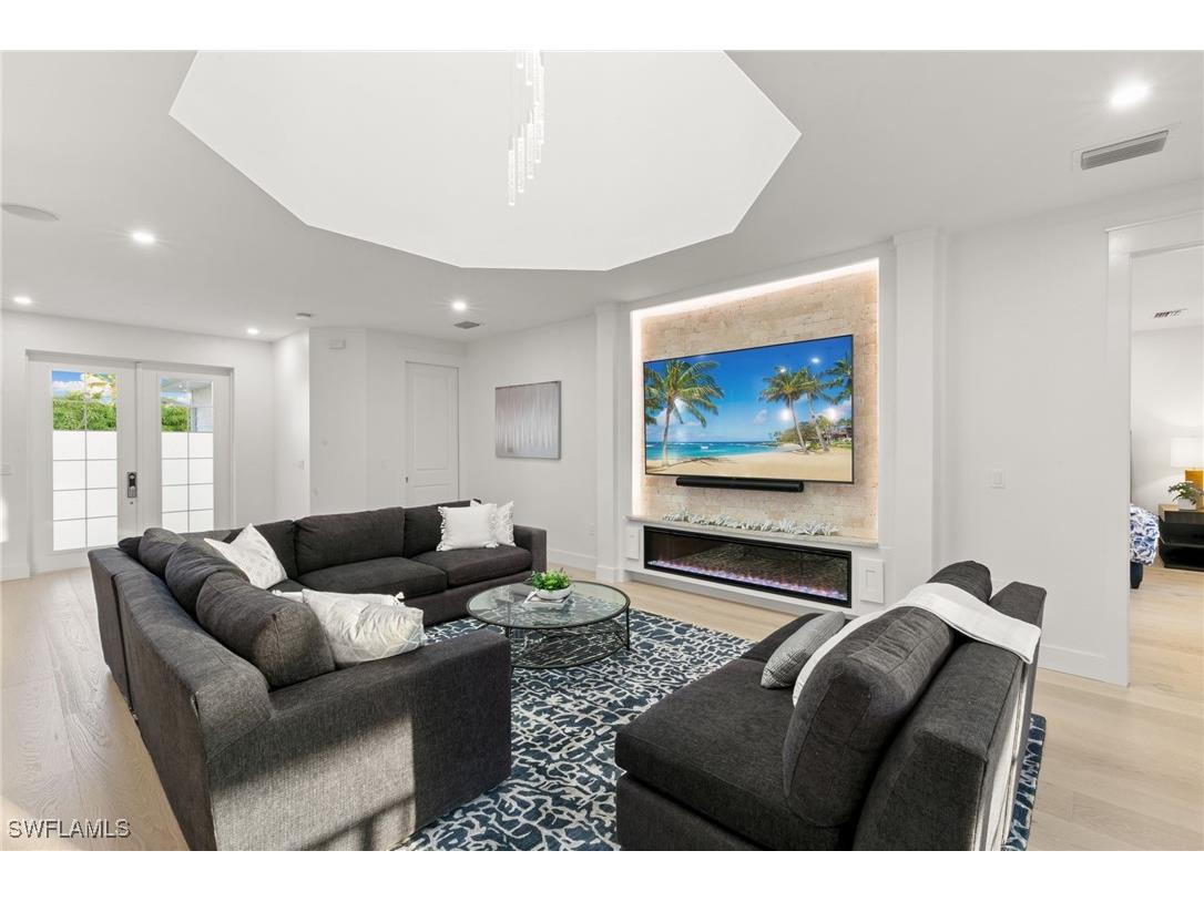 1794 Holiday Lane Naples FL 34104 225082073 image4