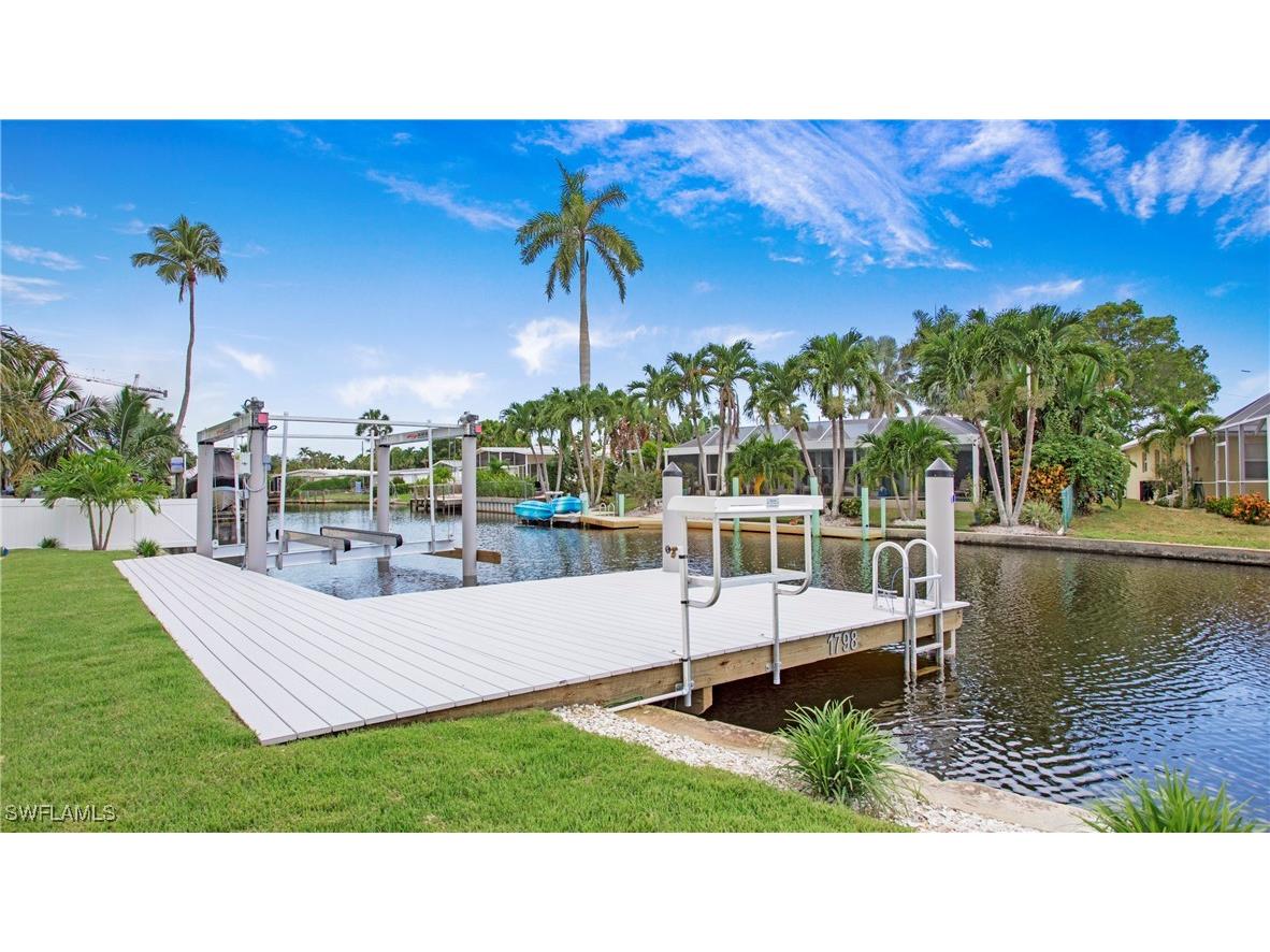 1798 Holiday Lane Naples FL 34104 225004047 image33