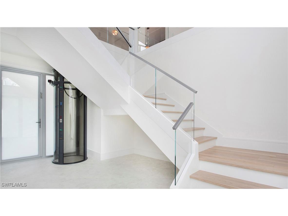 1798 Holiday Lane Naples FL 34104 225004047 image4