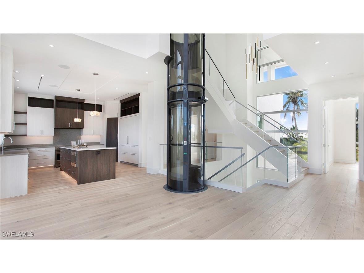 1798 Holiday Lane Naples FL 34104 225004047 image6