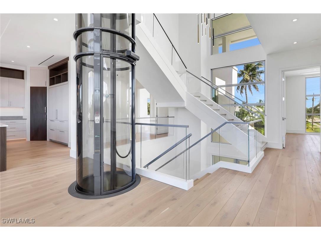 1798 Holiday Lane Naples FL 34104 226002946 image4