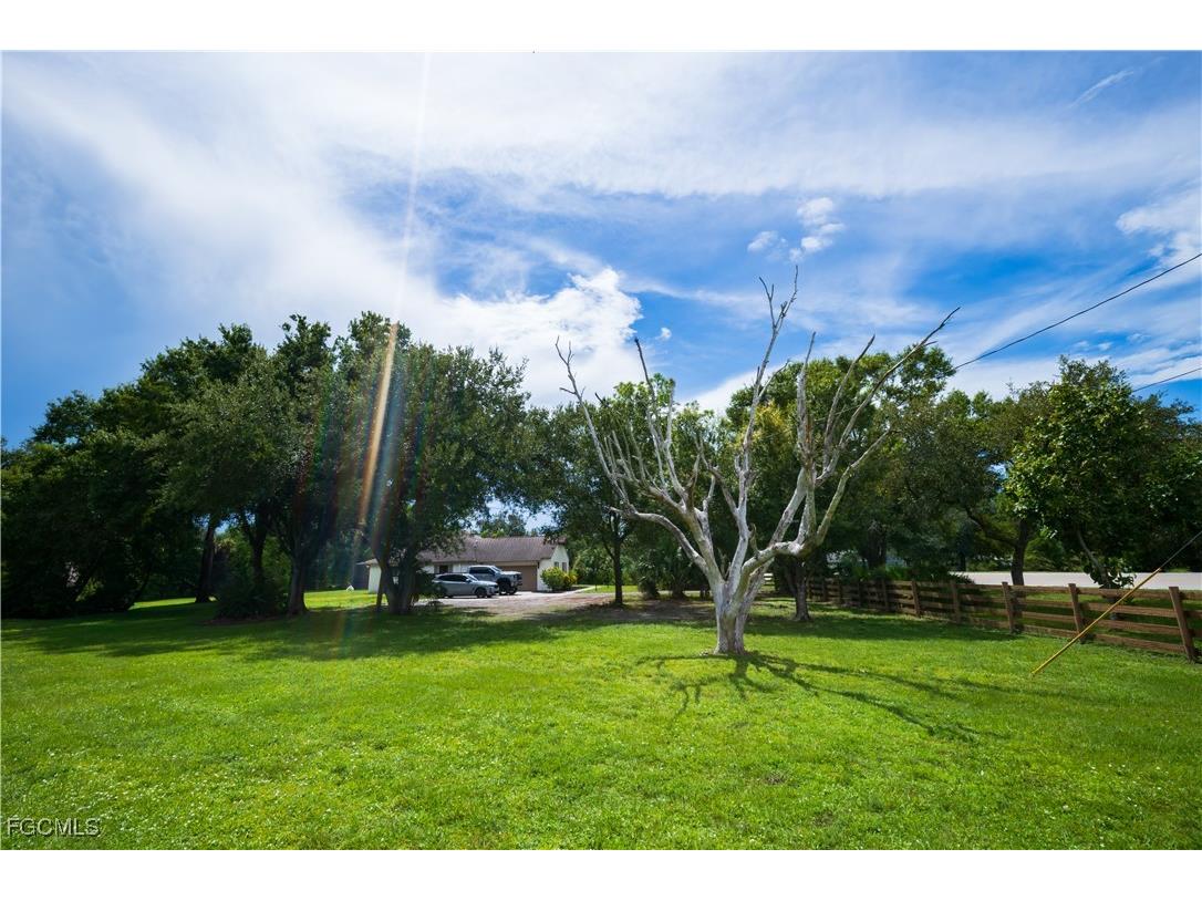 17990 Leetana Road North Fort Myers FL 33917 2025007979 image25
