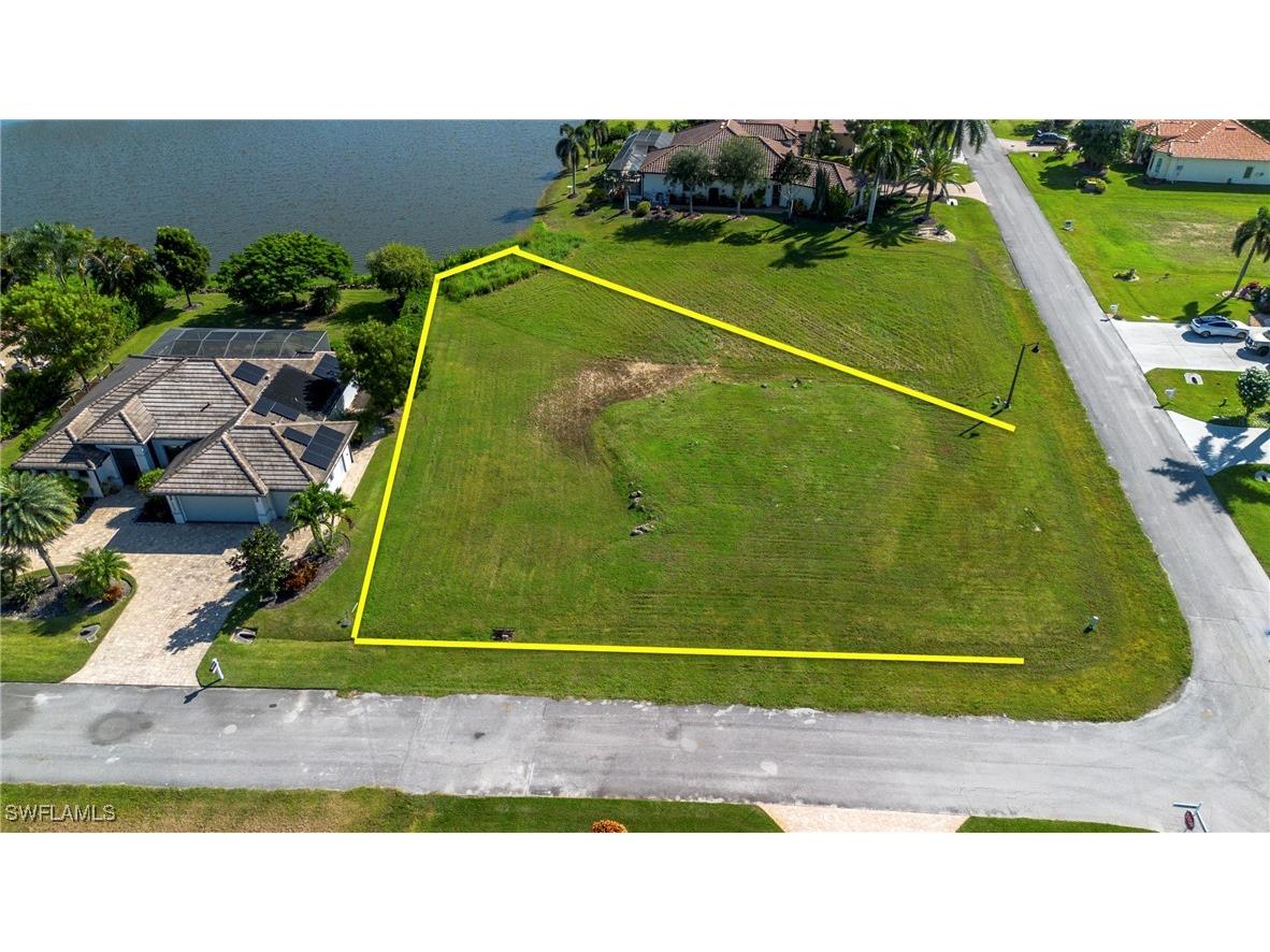 17994 Bluewater Drive Naples FL 34114 225075029 image1