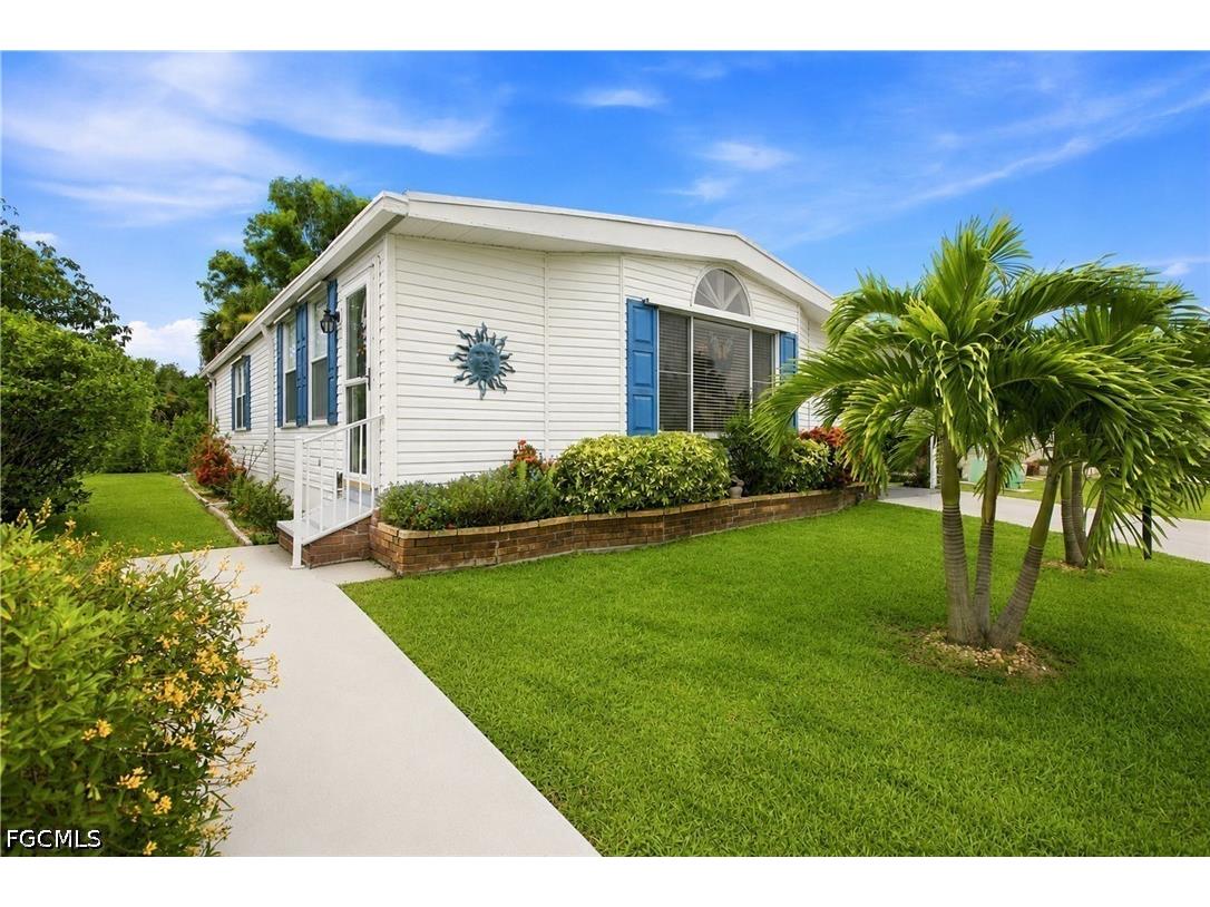 18 Grosbeak Lane #18 Naples FL 34114 2026030474 image3