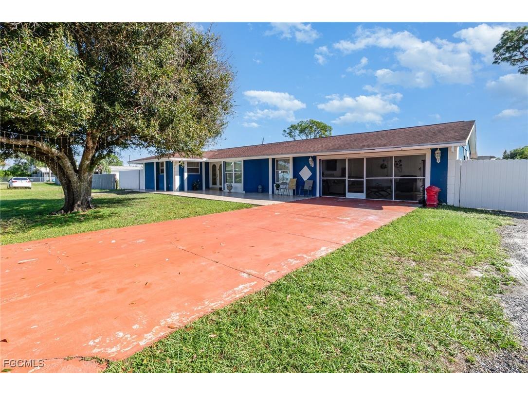 18 Illinois Road Lehigh Acres FL 33936 2025018368 image5