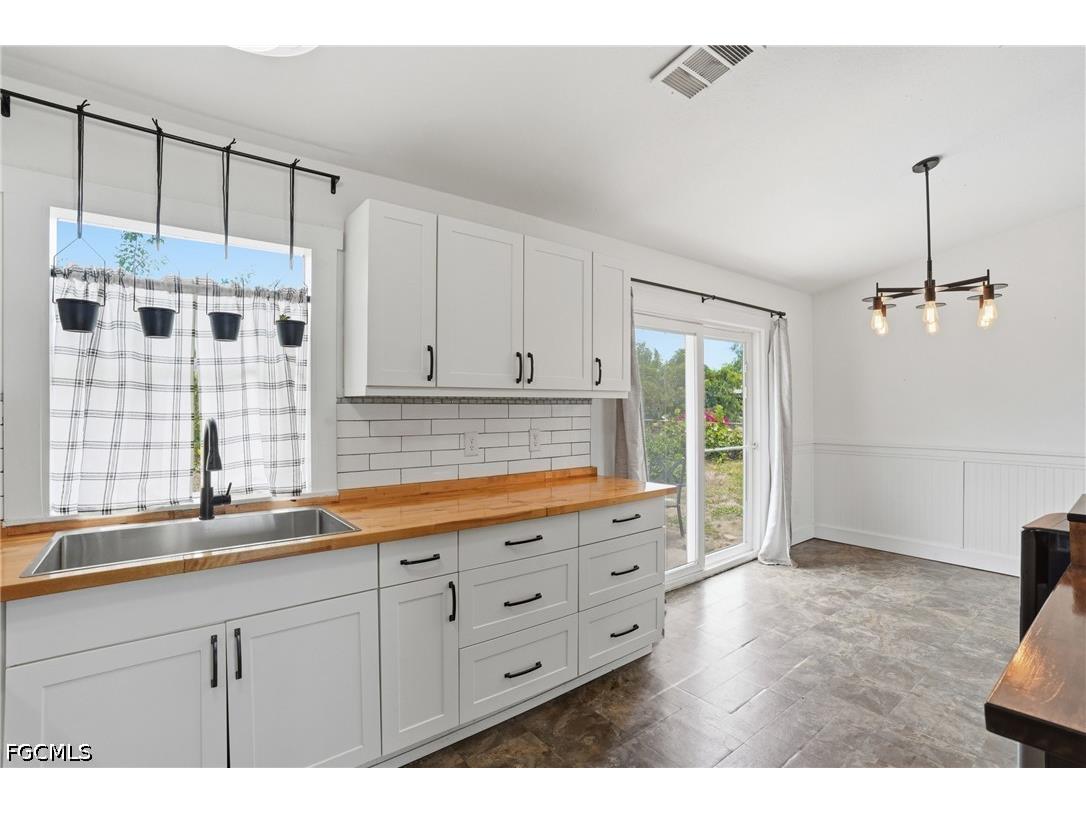 18 NW 26th Terrace Cape Coral FL 33993 2026019064 image7