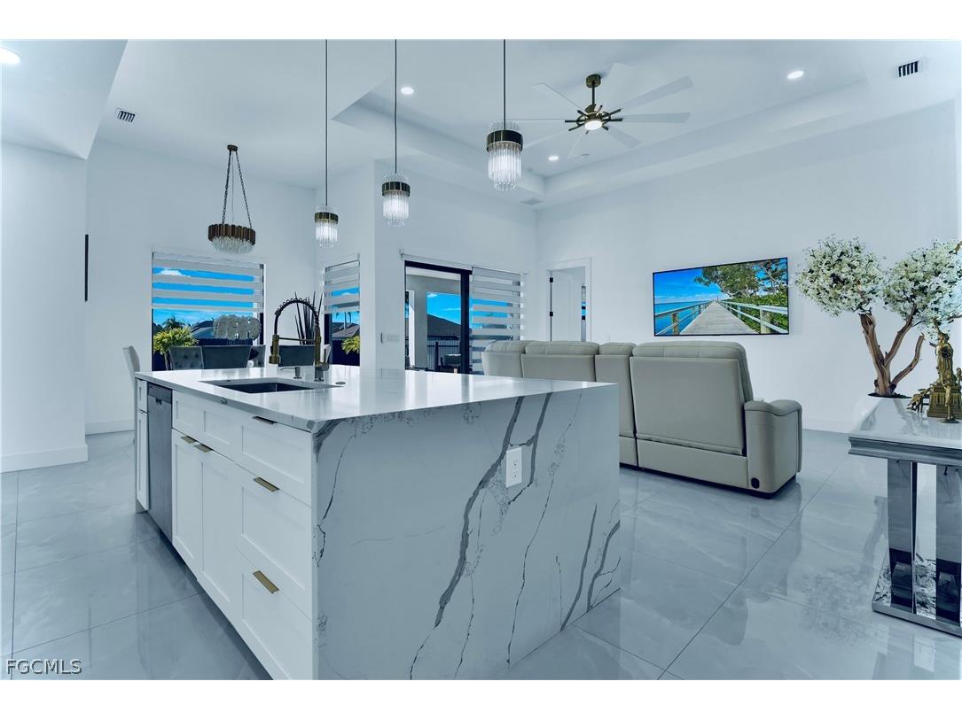18 Nelson Road N Cape Coral FL 33993 2026006196 image10