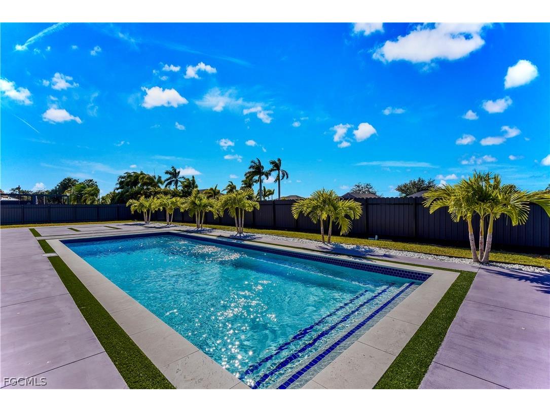 18 Nelson Road N Cape Coral FL 33993 2026006196 image2