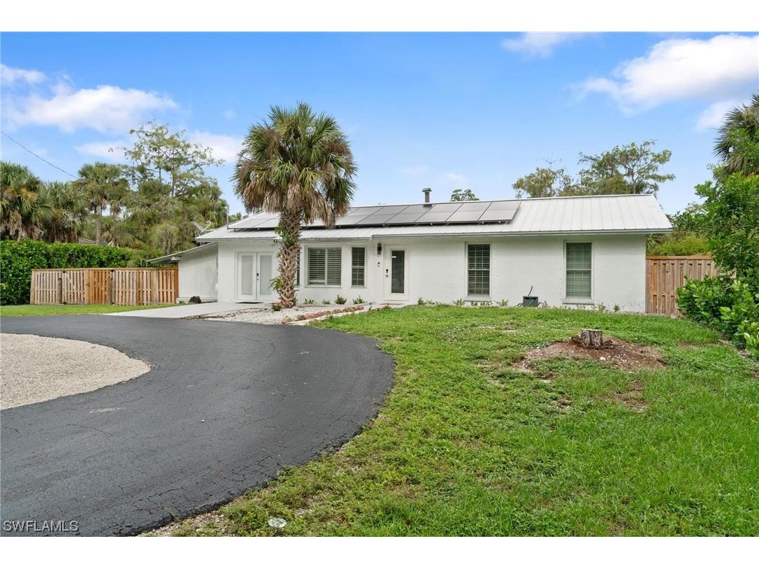 180 21st Street NW Naples FL 34120 223070754 image1