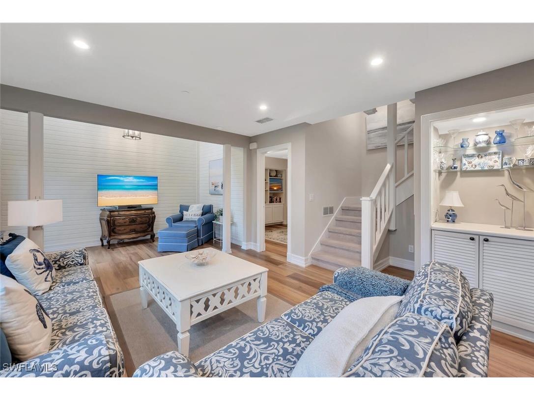 180 6th Avenue S #3 Naples FL 34102 225069367 image6