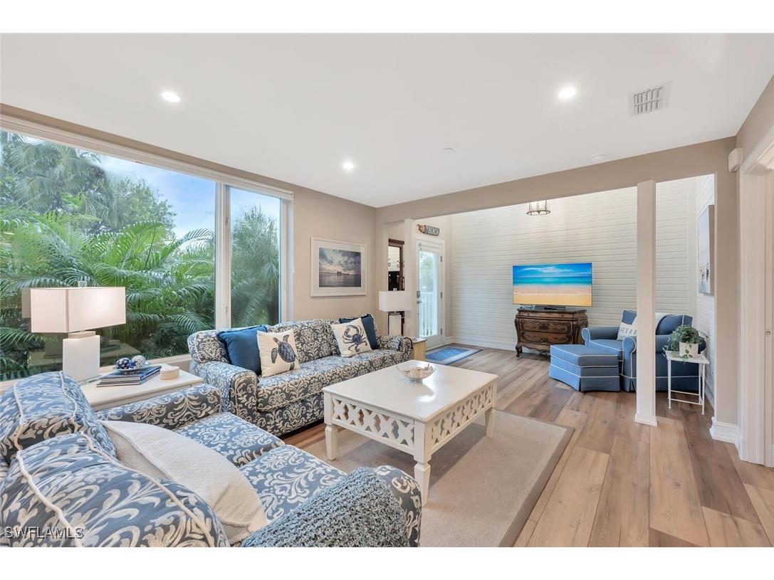 180 6th Avenue S #3 Naples FL 34102 225070069 image4