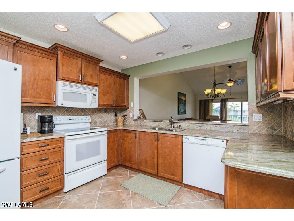 180 Furse Lakes Circle #E8 Naples FL 34104 226016637 image4