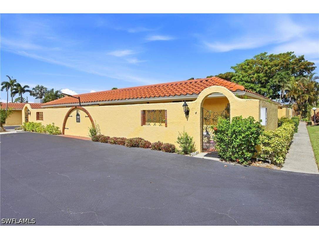 180 Harrison Road #3 Naples FL 34112 226024918 image1