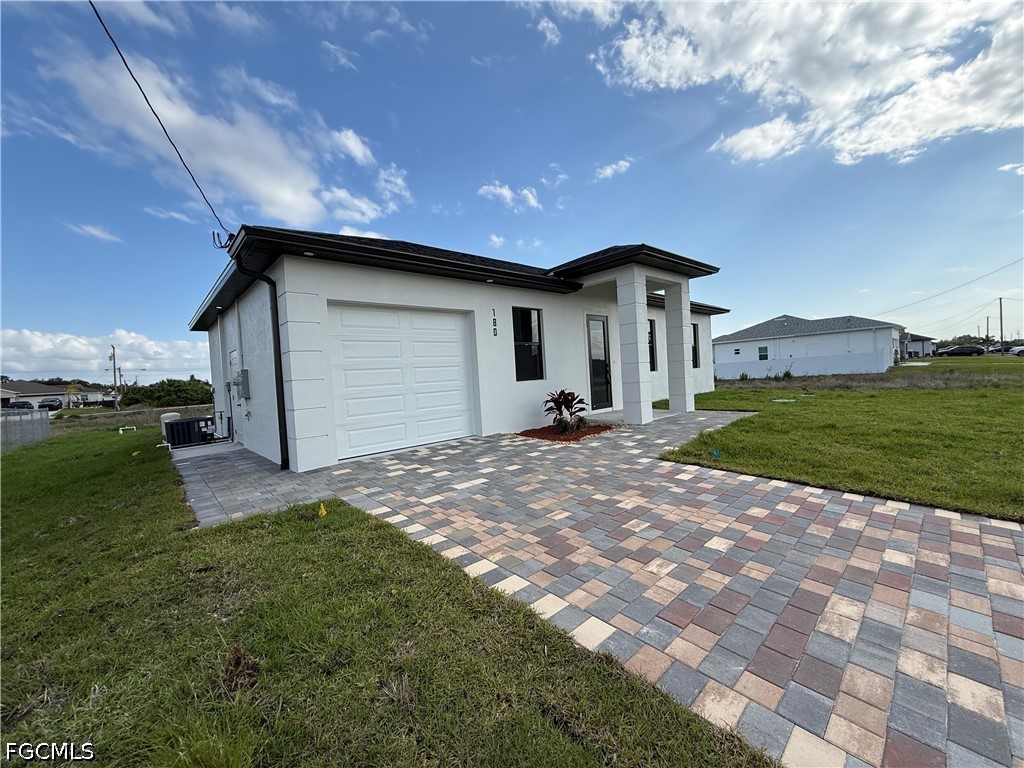 180 Pembroke Street Lehigh Acres FL 33974 2026018105 image1