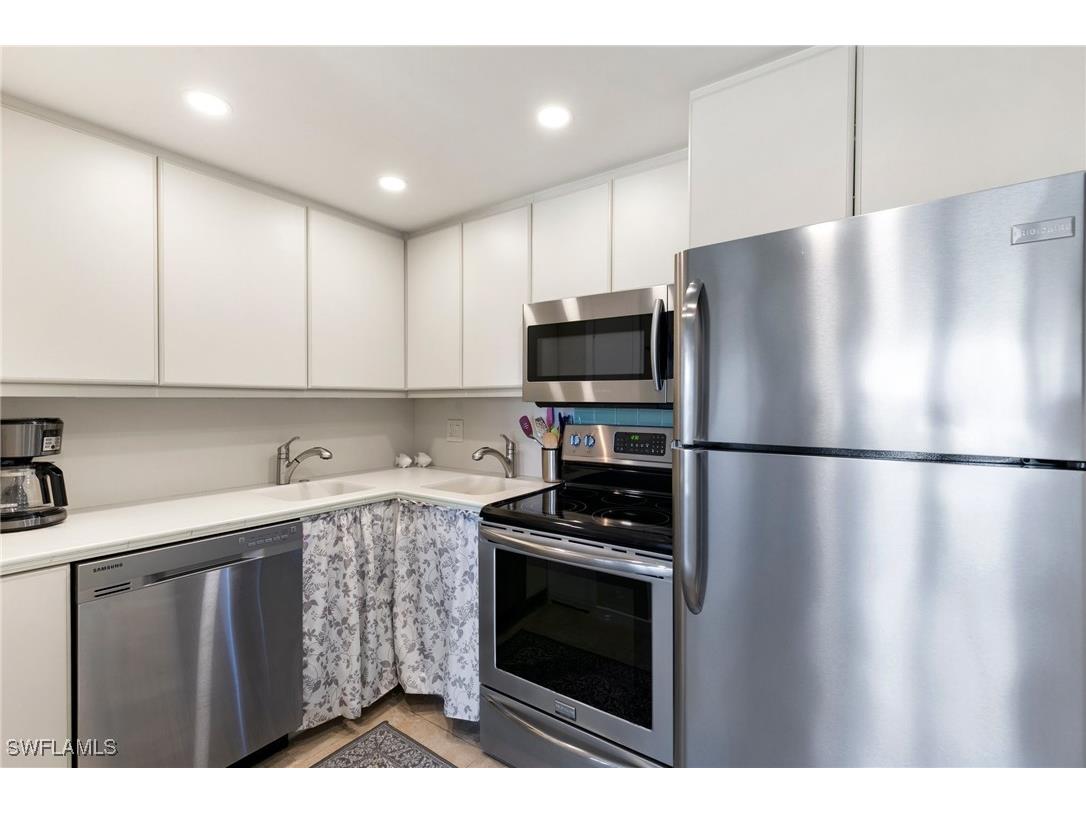 180 Seaview Court #314 Marco Island FL 34145 225057485 image25