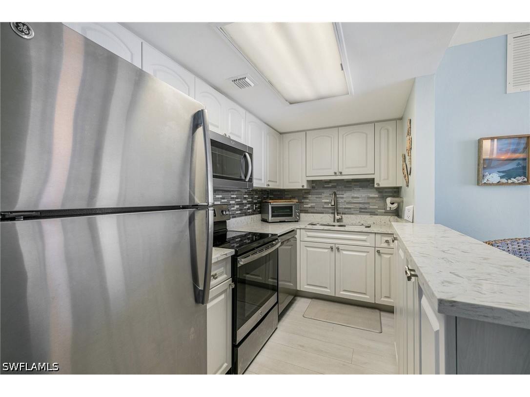 180 Seaview Court #911 Marco Island FL 34145 226024643 image8