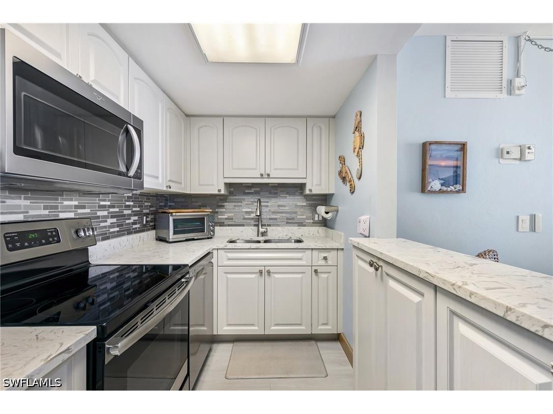 180 Seaview Court #911 Marco Island FL 34145 226024643 image9