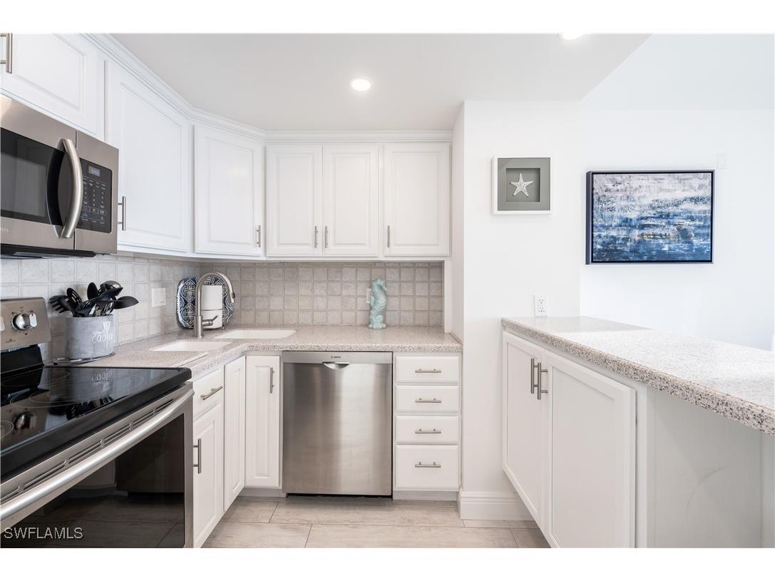 180 Seaview Court #PH 1203 Marco Island FL 34145 225077857 image13