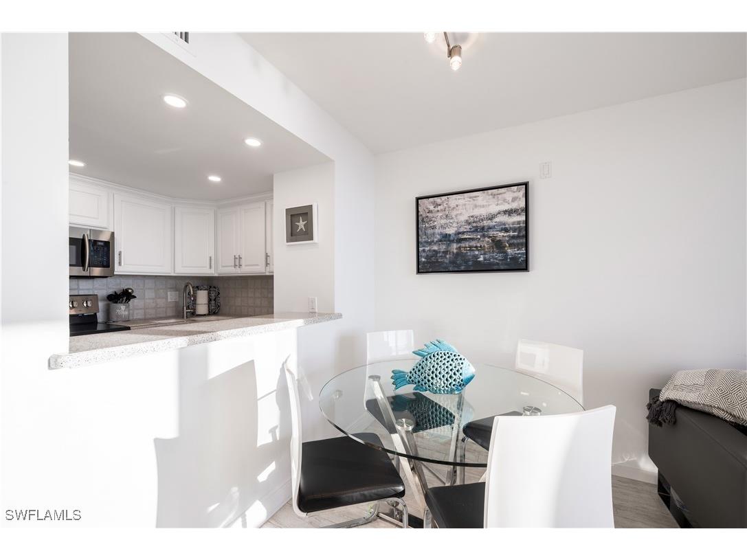 180 Seaview Court #PH 1203 Marco Island FL 34145 225077857 image9