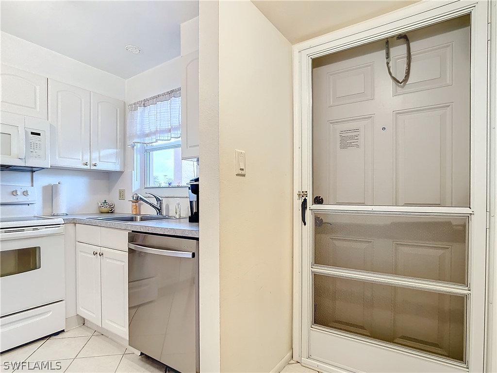 180 Turtle Lake Court #103 Naples FL 34105 226011368 image7