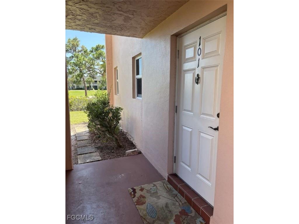 180 Turtle Lake Court #101 Naples FL 34105 2025018001 image4