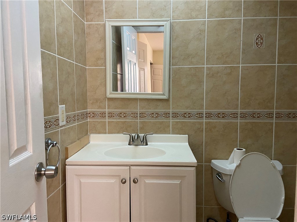 180 Turtle Lake Court #102 Naples FL 34105 226015943 image8