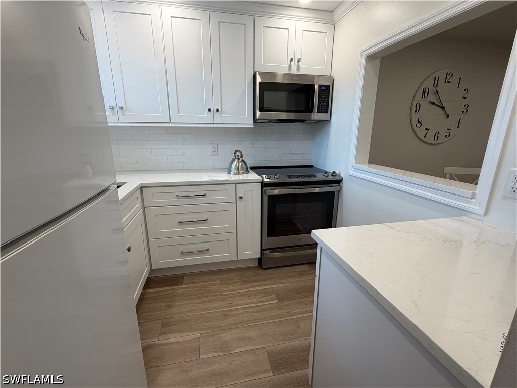 180 Turtle Lake Court #206 Naples FL 34105 226023359 image4