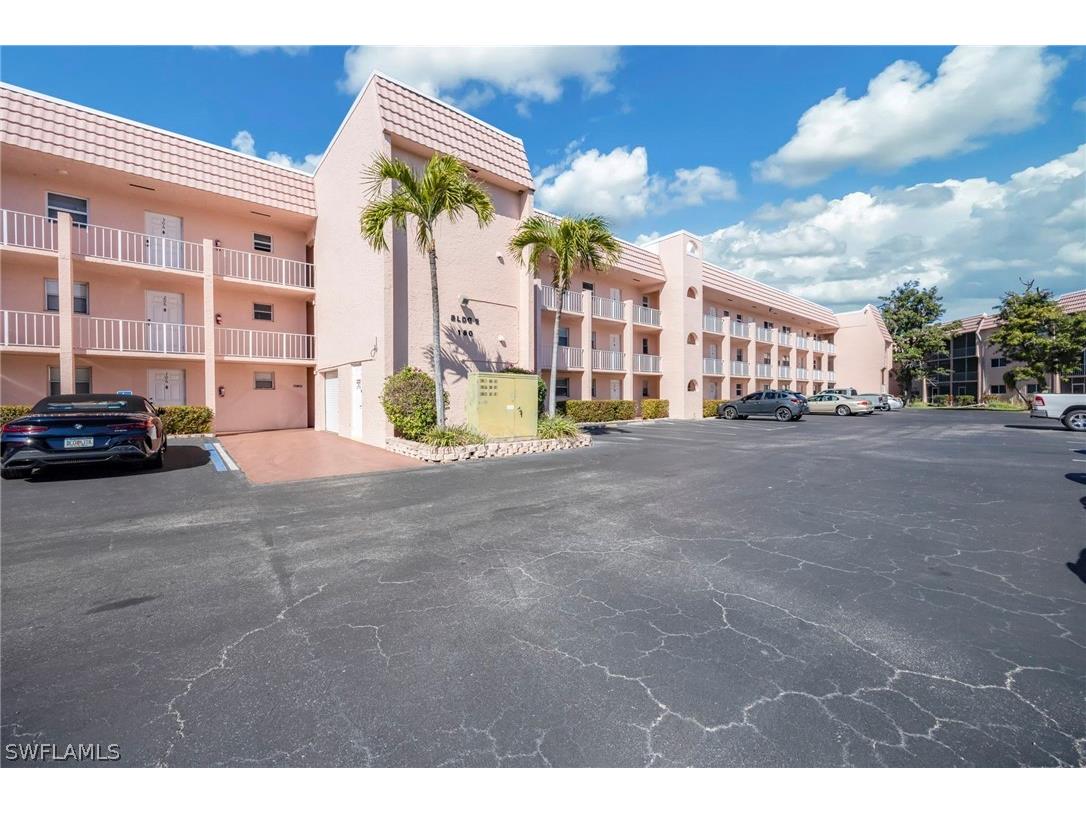 180 Turtle Lake Court #211 Naples FL 34105 226008655 image1