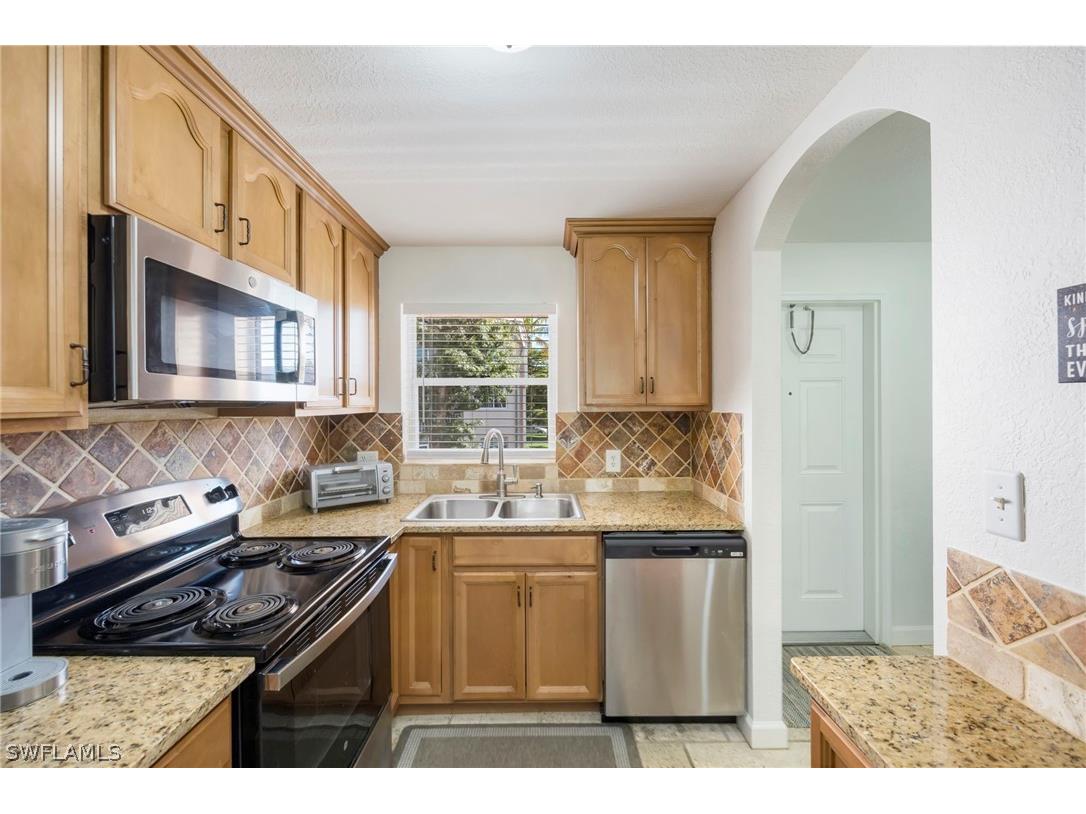 180 Turtle Lake Court #211 Naples FL 34105 226008655 image12