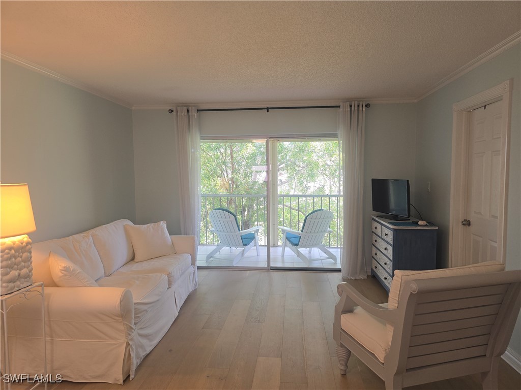 180 Turtle Lake Court #304 Naples FL 34105 224081717 image1