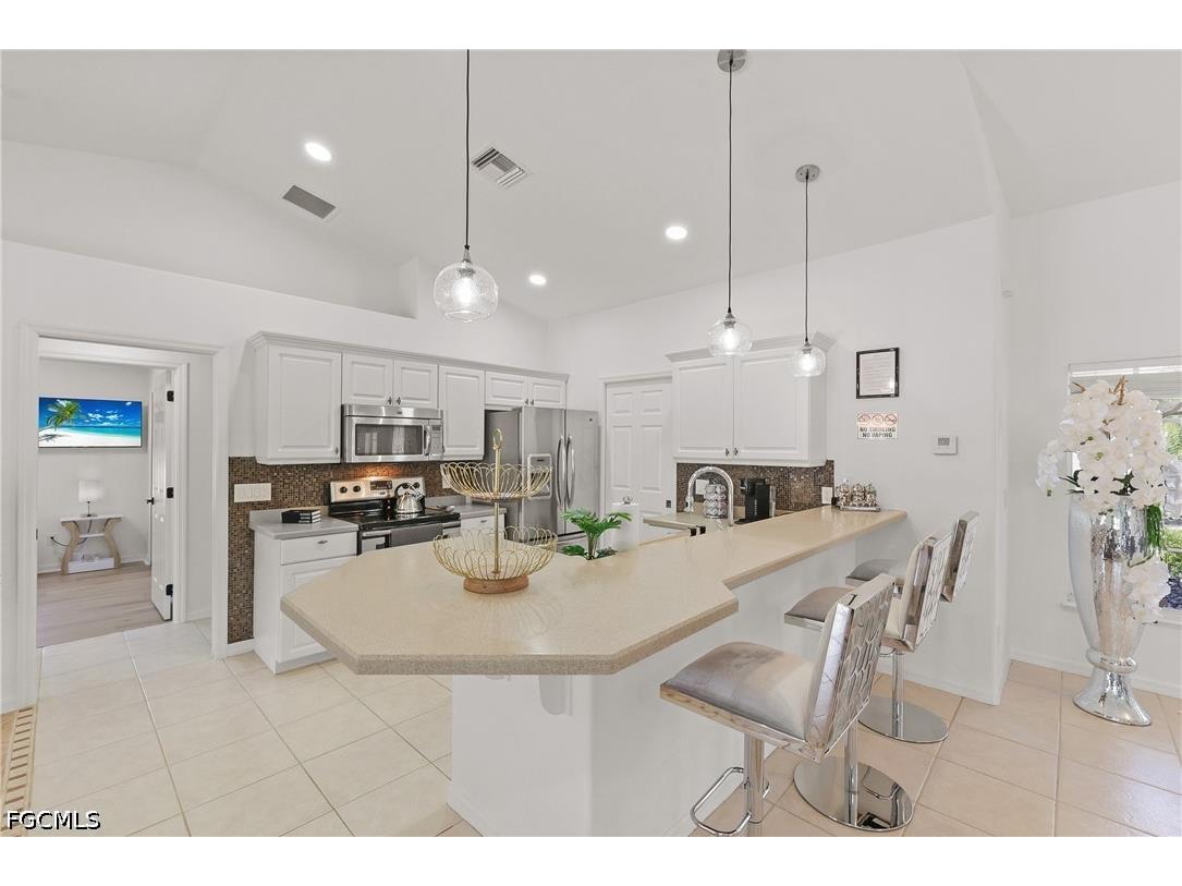 1801 Everest Parkway Cape Coral FL 33904 2026028931 image6