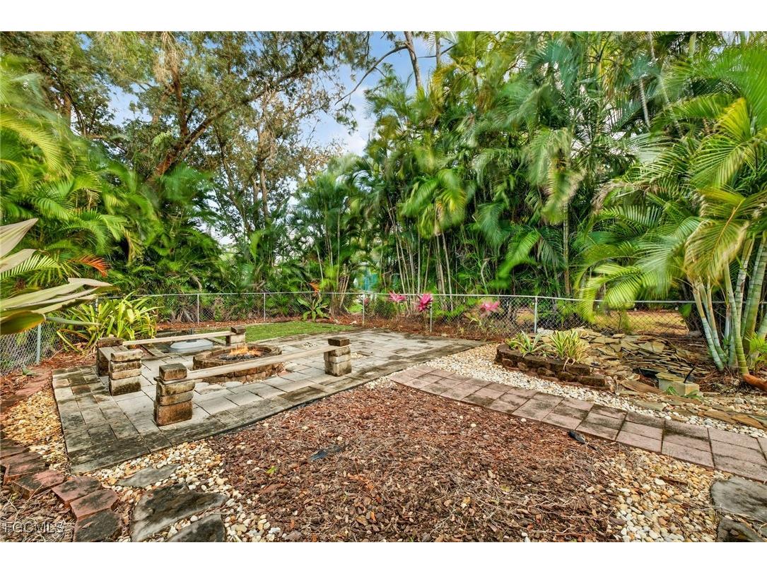 18015 Horseshoe Bay Circle Fort Myers FL 33967 2025025099 image21