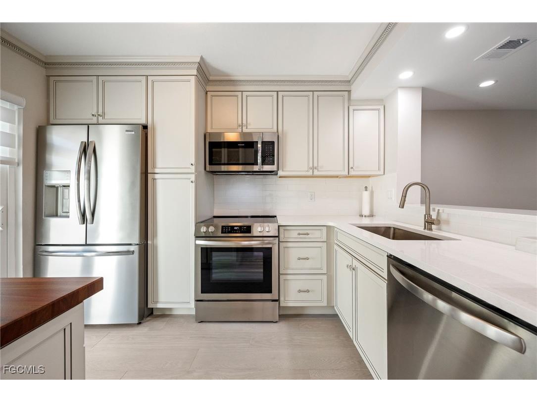 18016 San Carlos Boulevard #51 Fort Myers Beach FL 33931 2025018134 image16