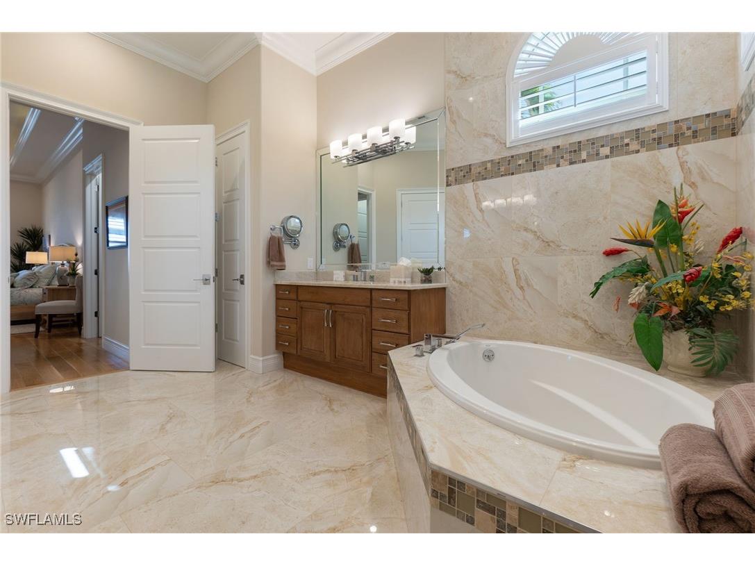 18018 Broadview Drive Naples FL 34114 225037682 image20