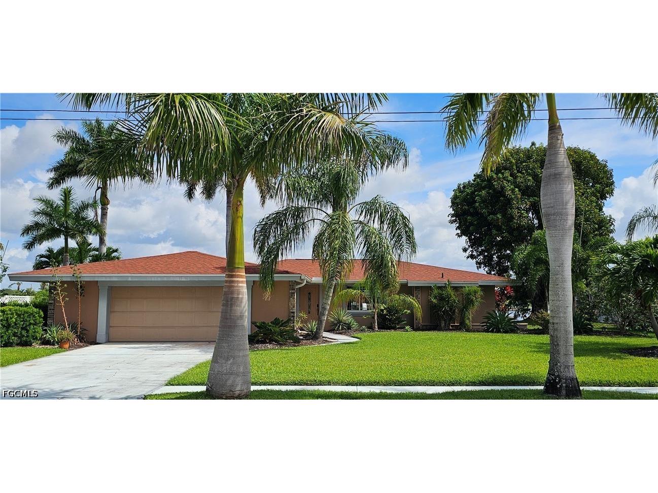 1802 Lakeview Boulevard North Fort Myers FL 33903 2026020259 image1