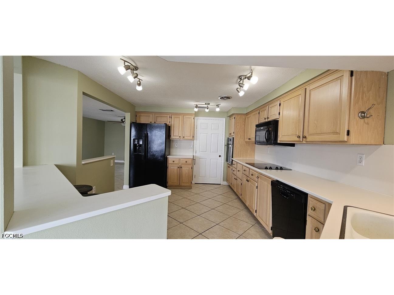 1802 Lakeview Boulevard North Fort Myers FL 33903 2026020259 image10