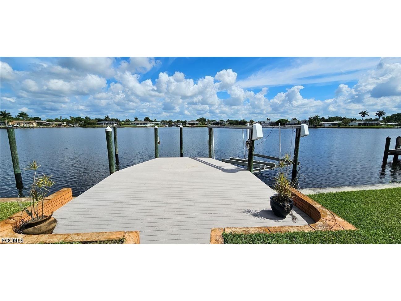 1802 Lakeview Boulevard North Fort Myers FL 33903 2026020259 image2