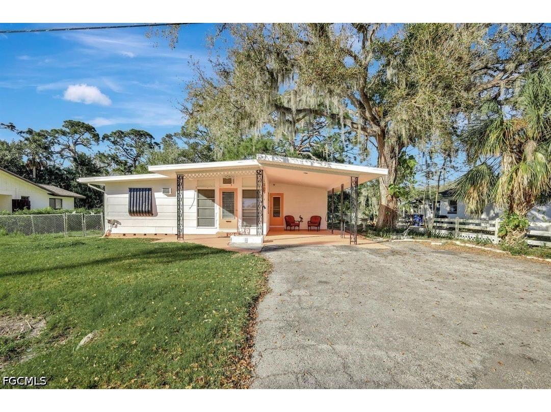 1802 Marilyn Drive North Fort Myers FL 33917 2026023619 image1