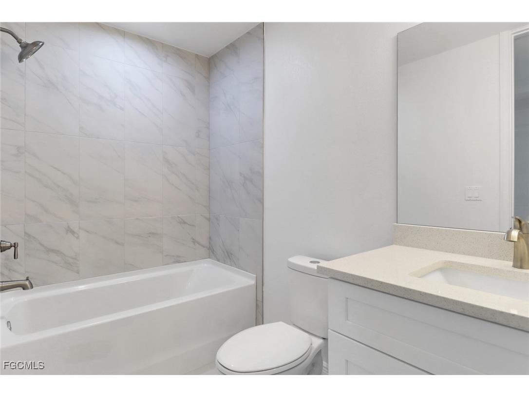 1802 Samantha Gayle Way #105 Cape Coral FL 33914 2025008637 image14