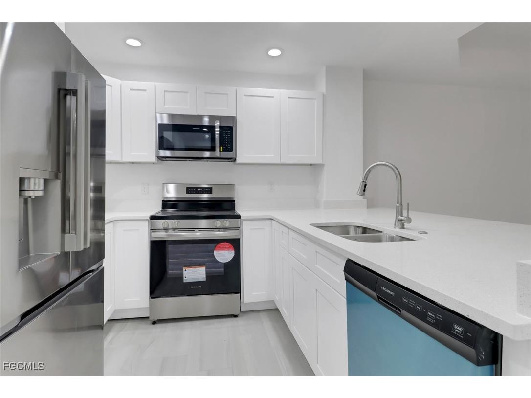 1802 Samantha Gayle Way #105 Cape Coral FL 33914 2025008637 image5