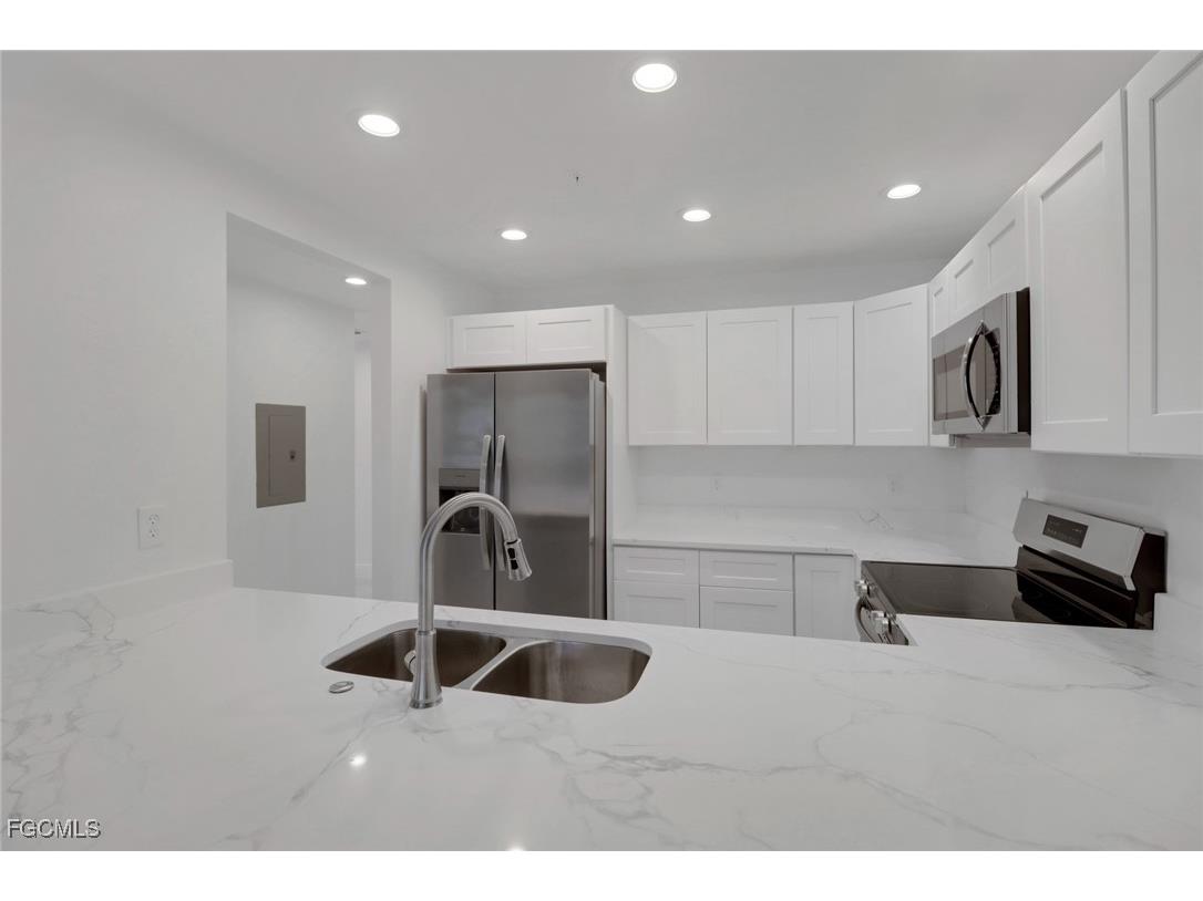 1802 Samantha Gayle Way #106 Cape Coral FL 33914 2025008635 image6