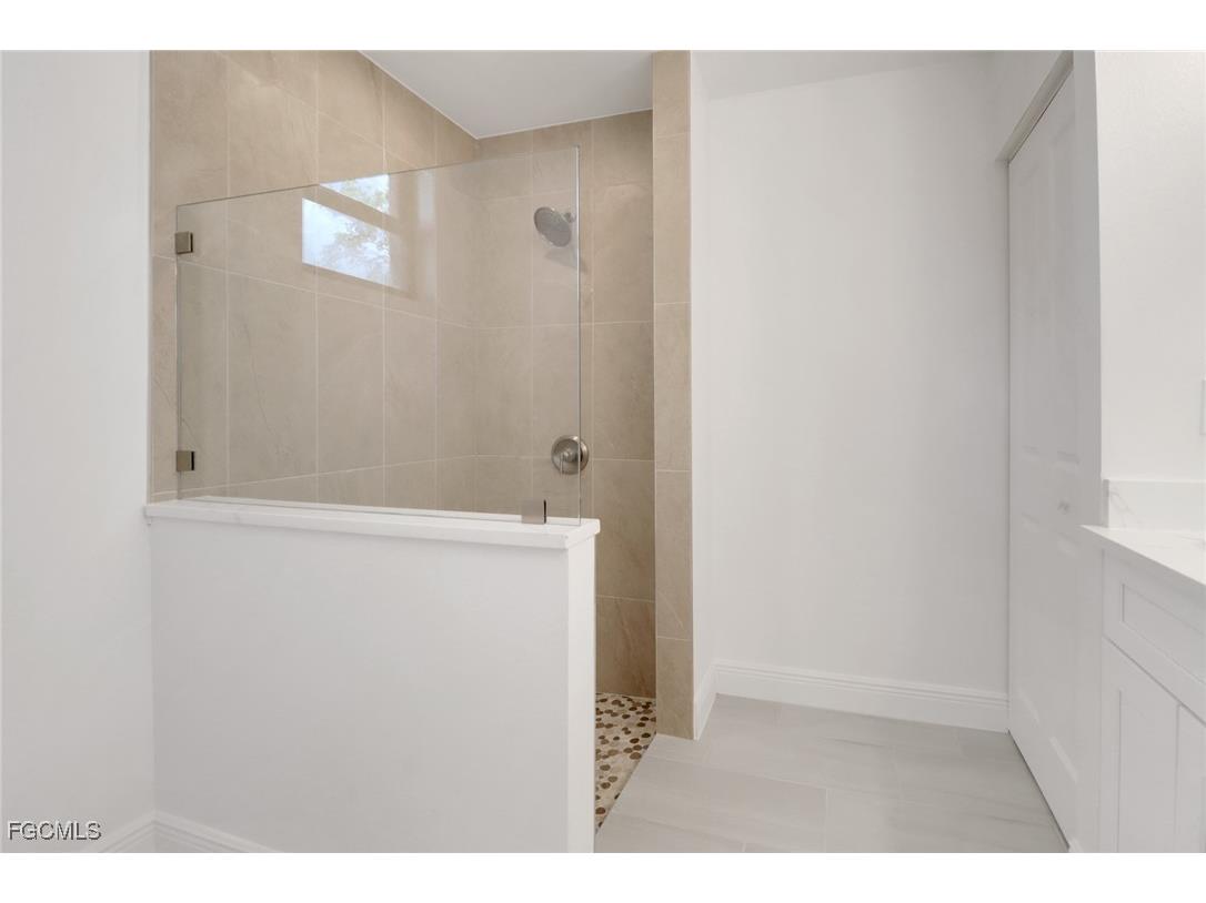 1802 Samantha Gayle Way #106 Cape Coral FL 33914 2025008635 image9