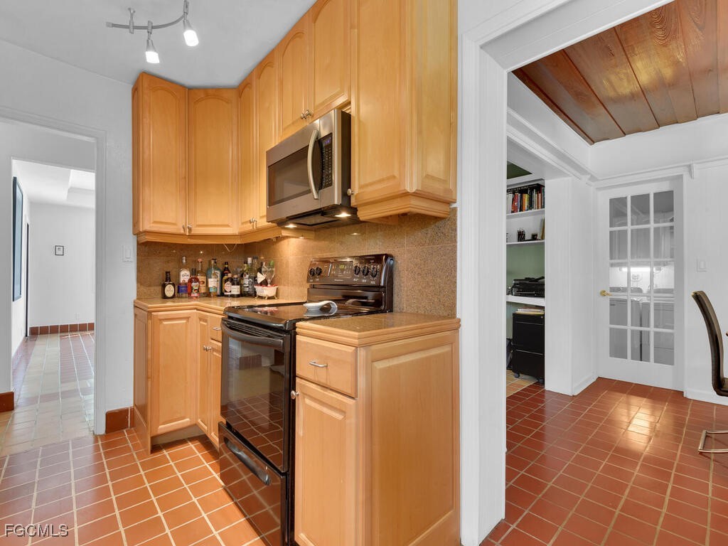 1803 Ardmore Road Fort Myers FL 33901 2025003022 image14