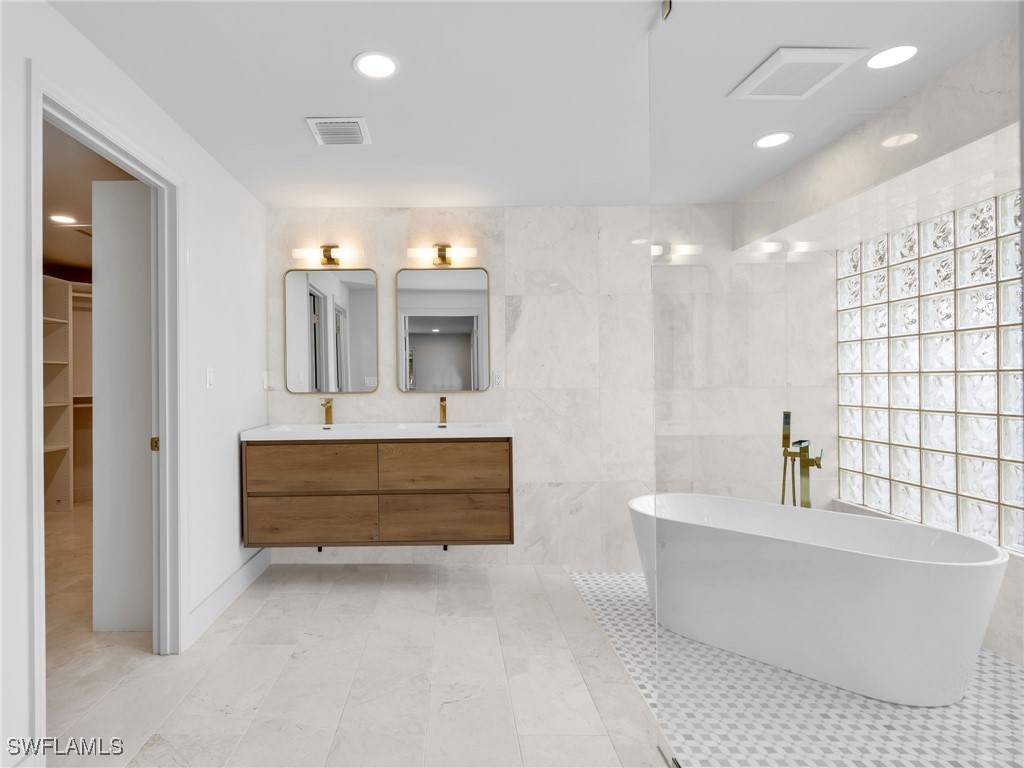 1803 Imperial Golf Co Boulevard Naples FL 34110 226002980 image25